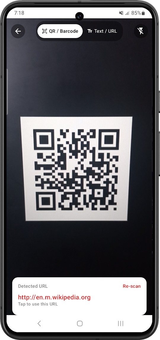 Deeplink Tester scanning a QR code to open a deep link URL